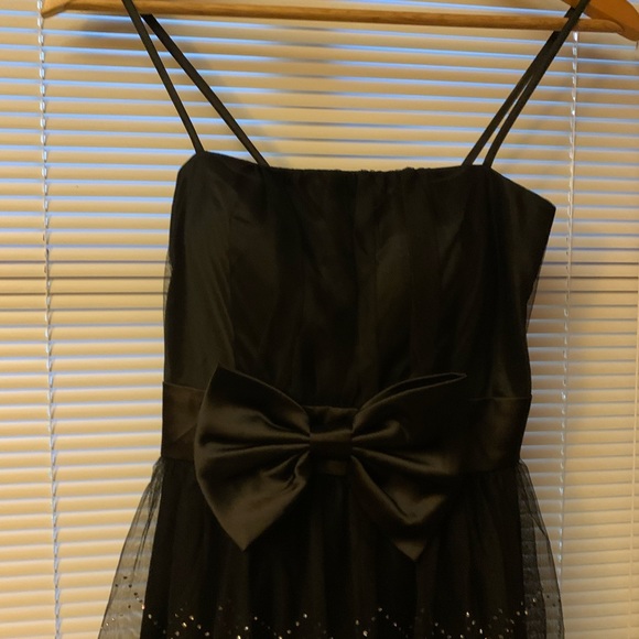 Worn during Year 12 graduation but can be used in any special occasion - Picture 2 of 6